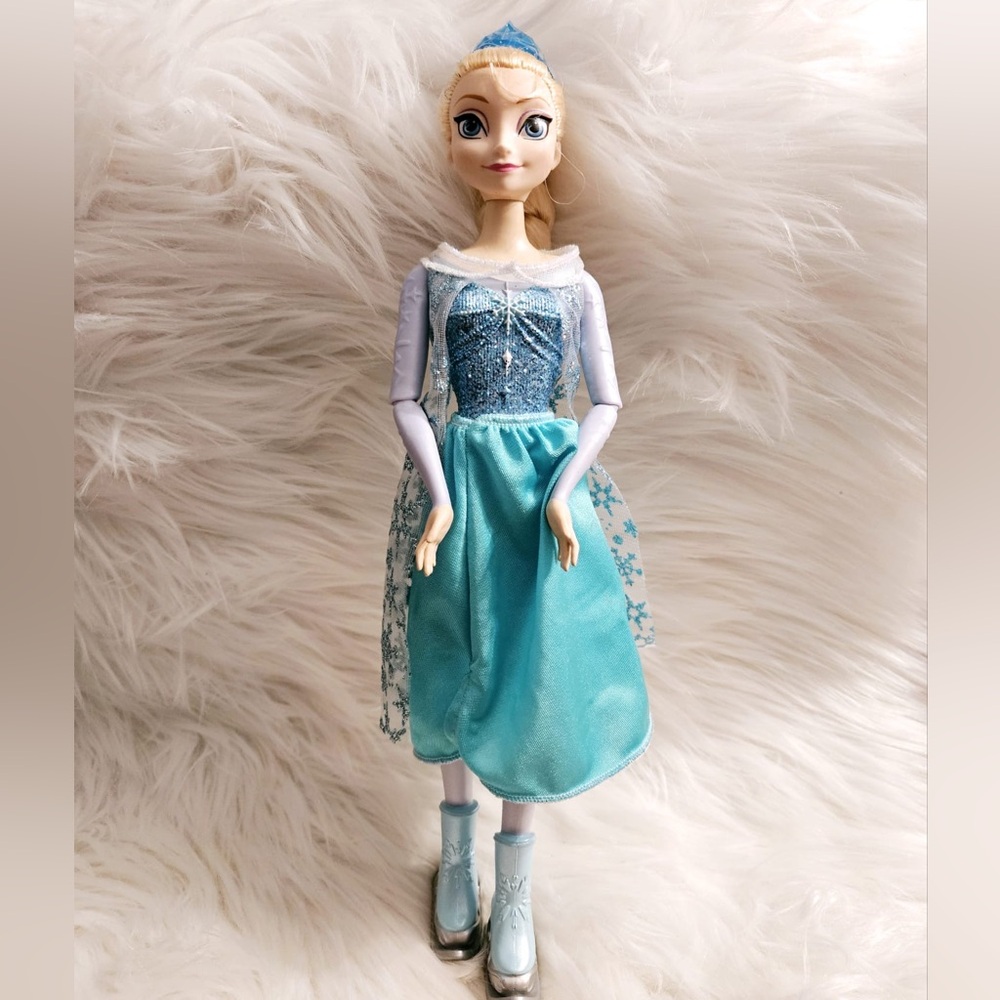 Disney Frozen Skating Elsa Doll